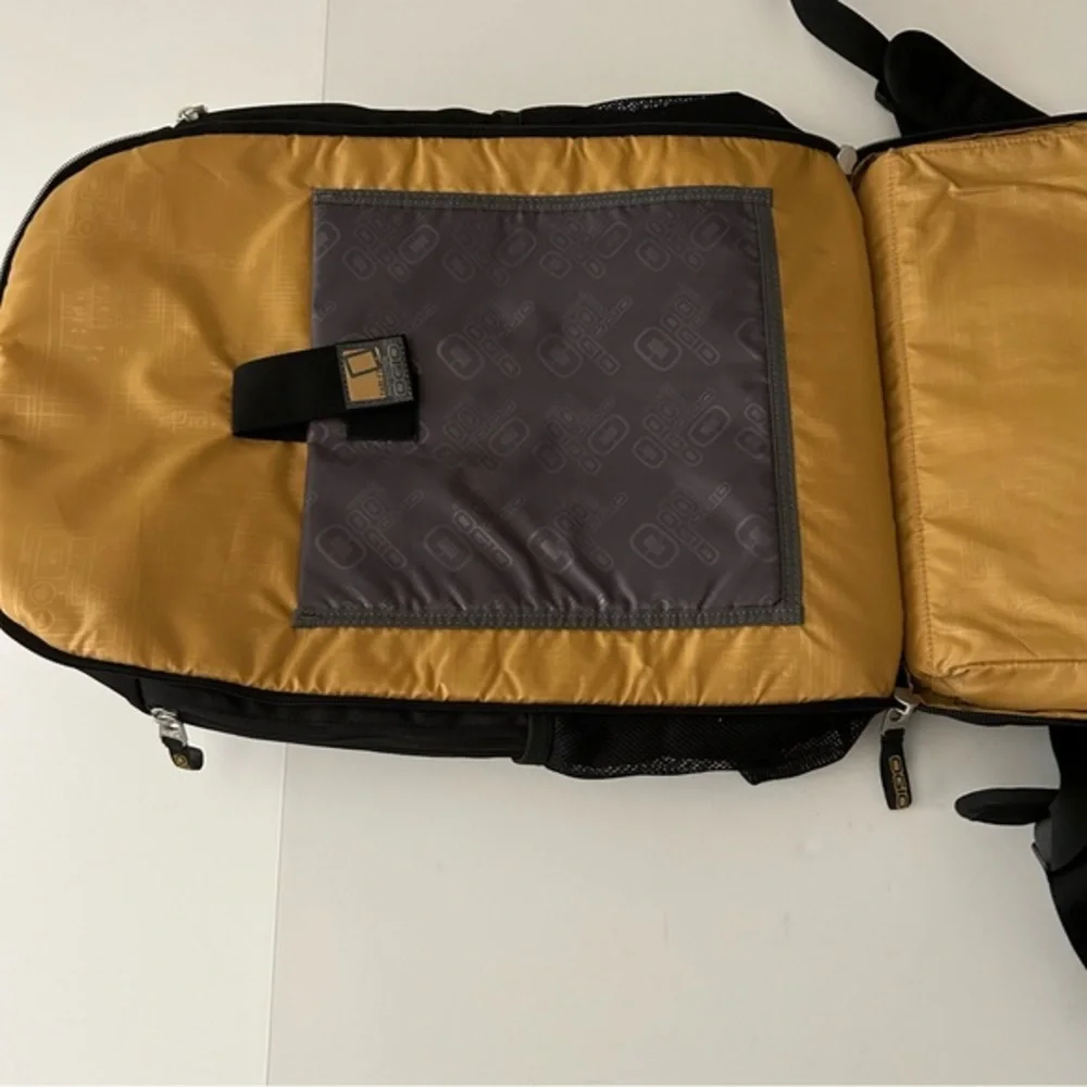 Ogio Durable Padded Breathable Black Axle Travel Laptop iPad Backpack Carrier